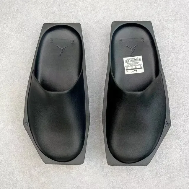 Black Molded Monochrome Sole Textured Outsole Sneakers 9