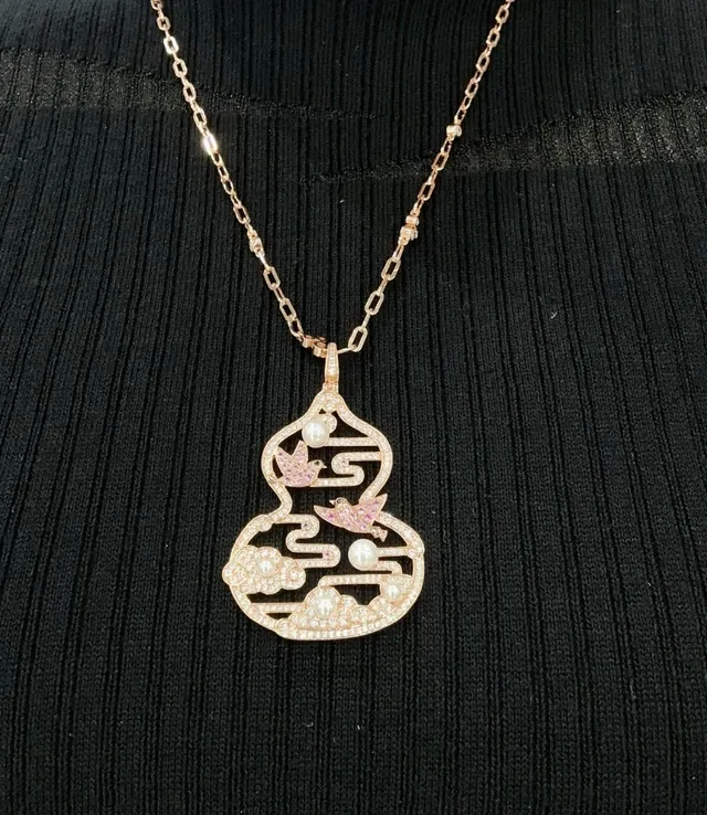 Black Pink Gourd-Shaped Pendant Pavé-Set Stones Necklace 6