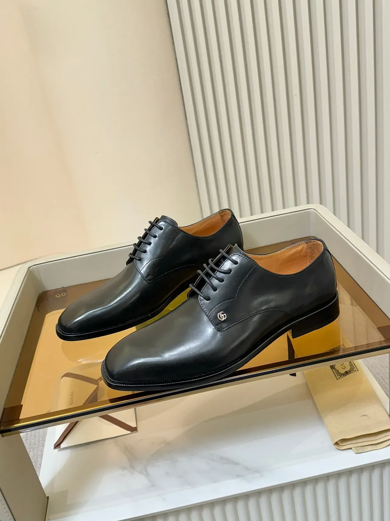 Sapatos Oxford de couro polido preto com cap toe 4