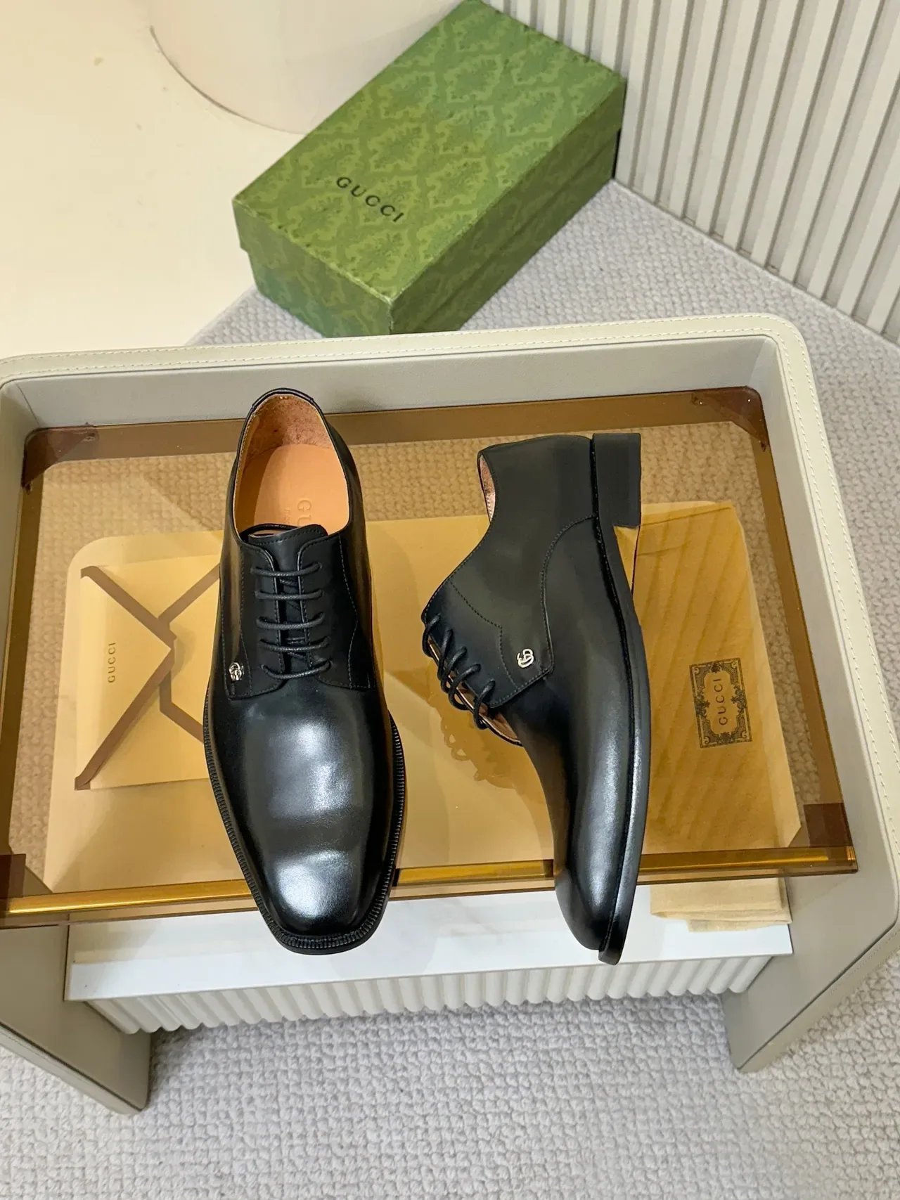 Sapatos Oxford de couro polido preto com cap toe 5