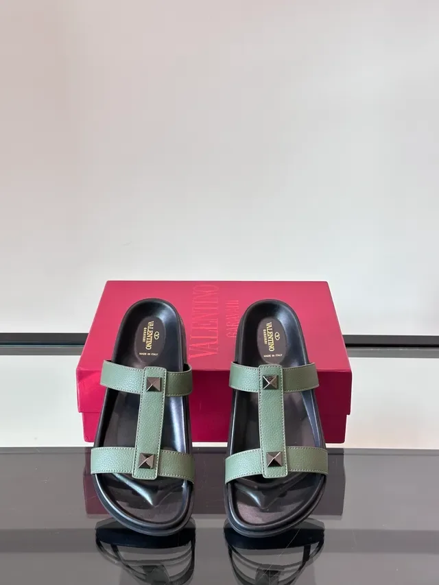 Black Silver Double-Strap Pyramid Stud Hardware Sandals 7