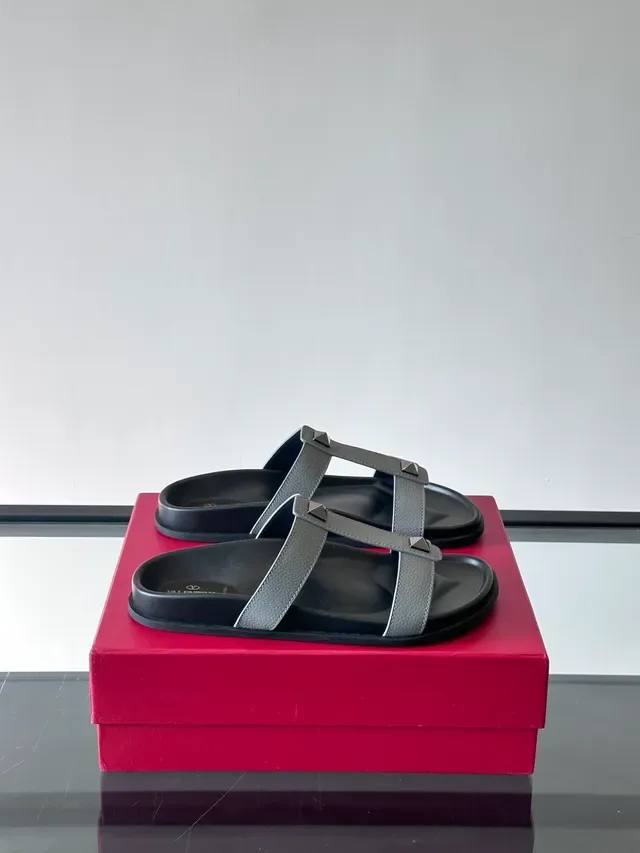 Black Silver Double-Strap Pyramid Stud Hardware Sandals 8