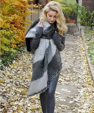 Black White Heavily Fringed Edge Dense Felted Weave Scarve 5