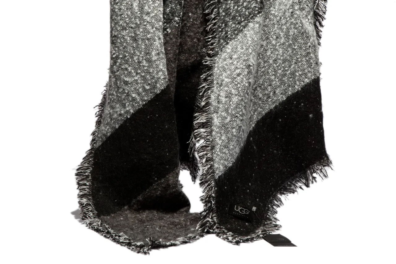 Black White Heavily Fringed Edge Dense Felted Weave Scarve 13