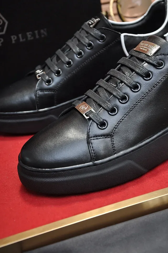 Black White Leather-Like Upper Contrast Piping Sneakers 3
