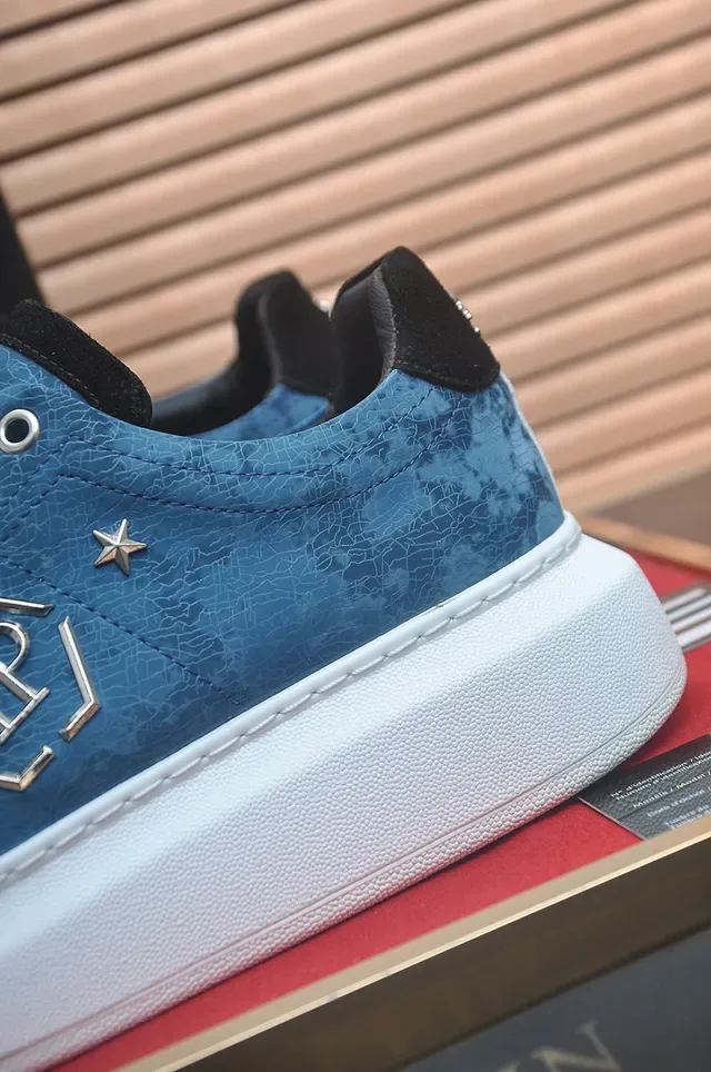 Blue Textured Upper White Platform Sole Low-Top Sneaker 2