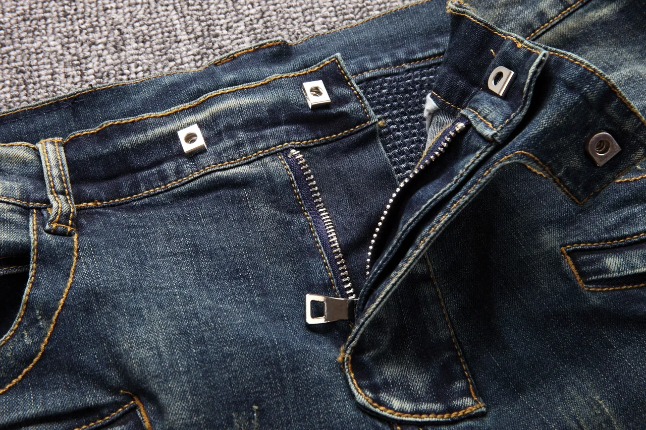 Blue White Distressed Zippered Pockets Shorts 11