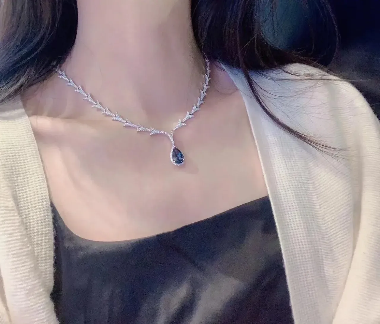 Branching Pavé Chain Teardrop Pendant Necklace 3