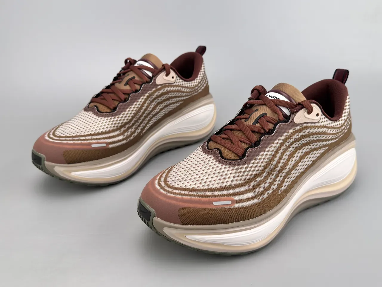 Brown and Beige Wave-Knit Low-Top Lifestyle Sneaker 5