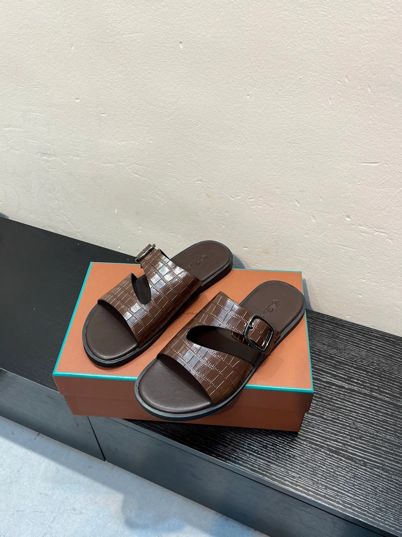 Brown Croc-Embossed Buckle Strap Casual Sandal 3