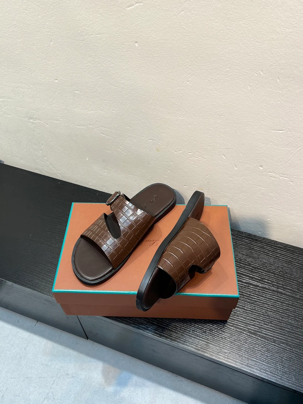 Brown Croc-Embossed Buckle Strap Casual Sandal 4