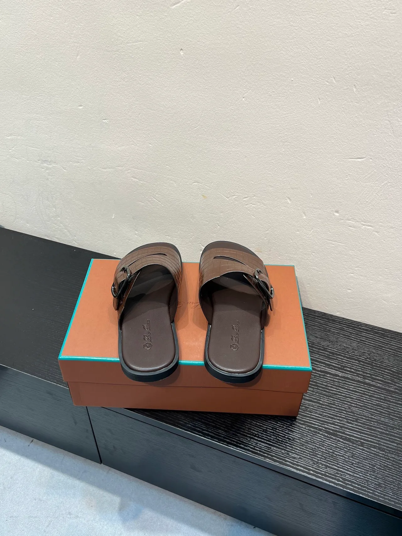 Brown Croc-Embossed Buckle Strap Casual Sandal 6