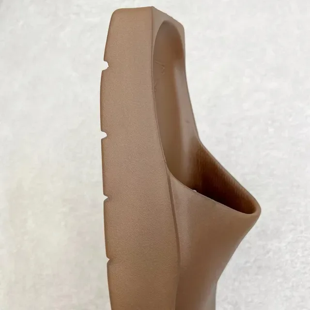 Brown Molded Monolithic Contoured Footbed Slippers 5