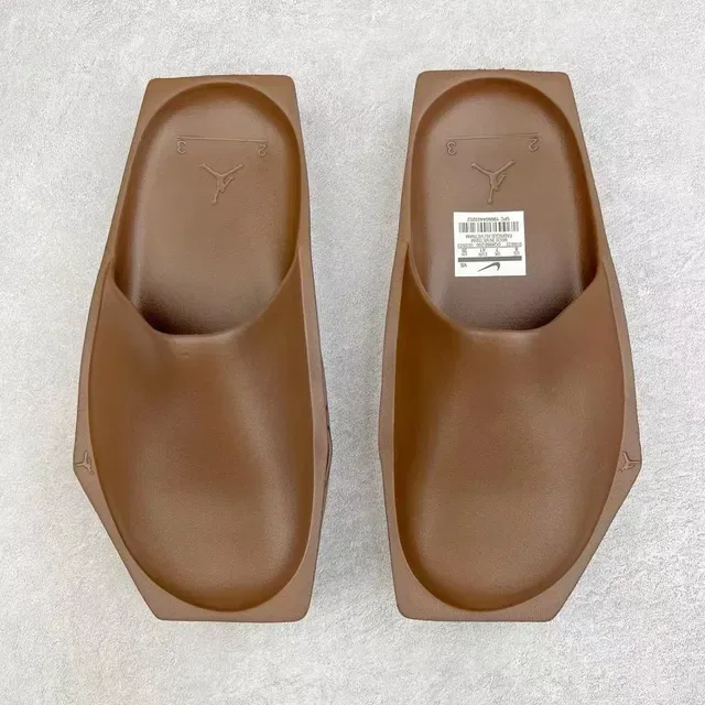 Brown Molded Monolithic Contoured Footbed Slippers 9