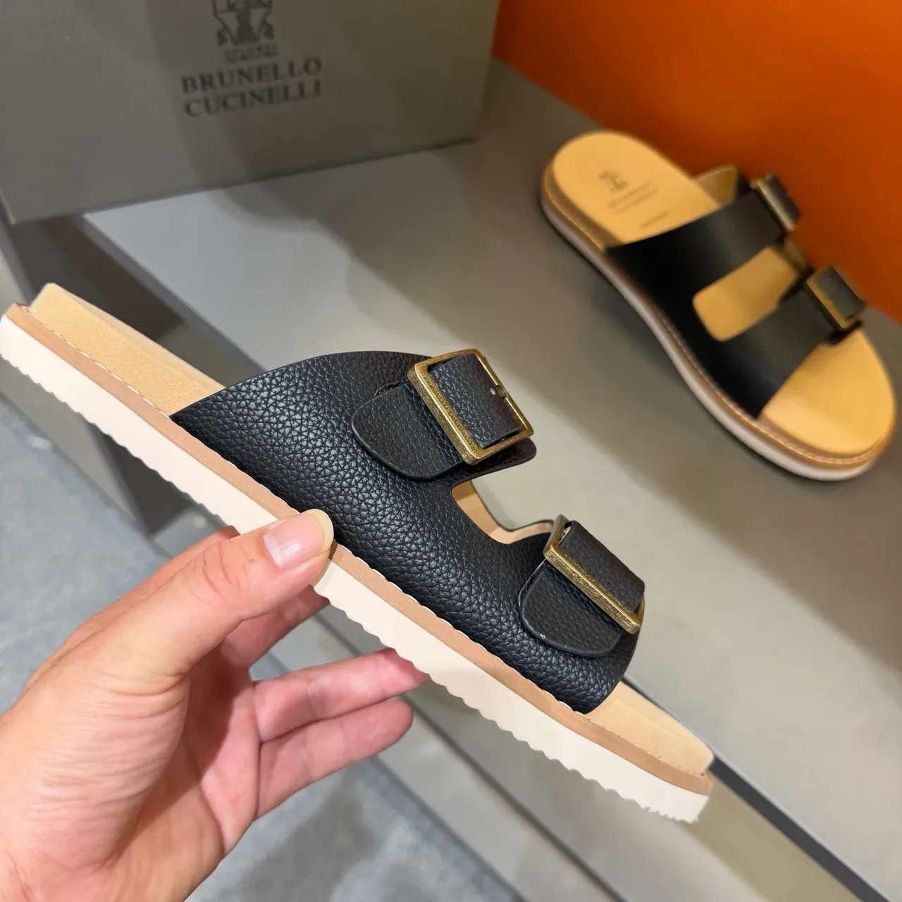 Brunello Cucinelli Sandales Casuales à Double Bretelle avec Boucle 6