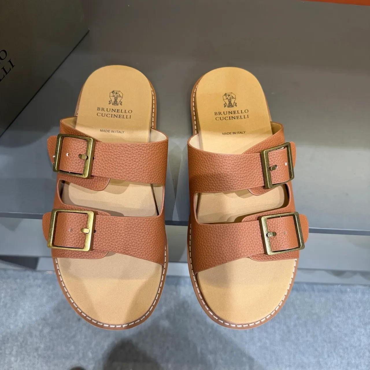 Brunello Cucinelli Sandales Casuales à Double Bretelle avec Boucle 16