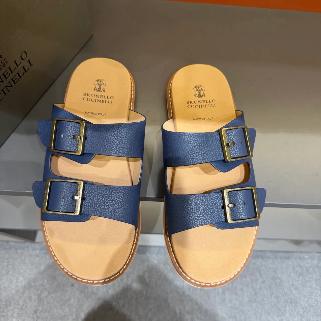 Brunello Cucinelli Sandales Casuales à Double Bretelle avec Boucle 17
