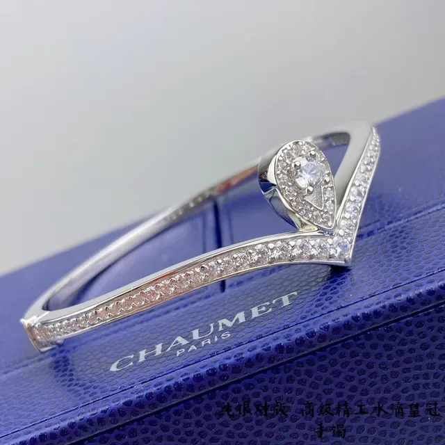 CHAUMET Liens-Inspired V-Shaped Pavé Teardrop Bracelet 7