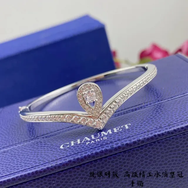 CHAUMET Liens-Inspired V-Shaped Pavé Teardrop Bracelet 8