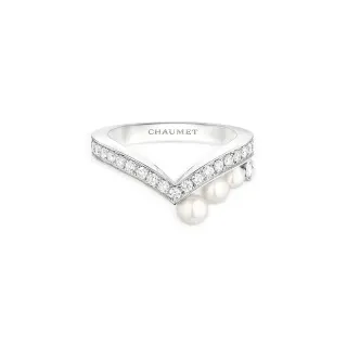 CHAUMET V-Shaped Diamond and Pearl Ring