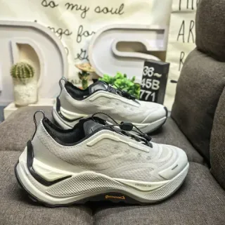 Continental Beige Black بدون أربطة إغلاق تبديل وسادة وسط مصقولة حذاء نمط حياة