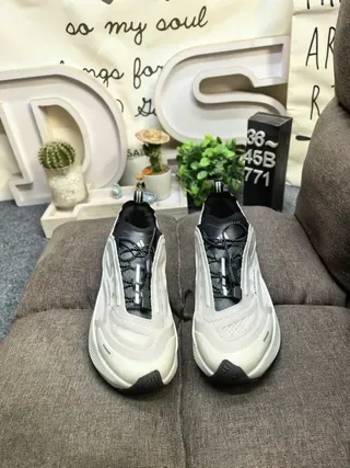 Continental Beige Black Laceless Toggle Closure Sculpted Midsole Lifestyle Sneakers 10