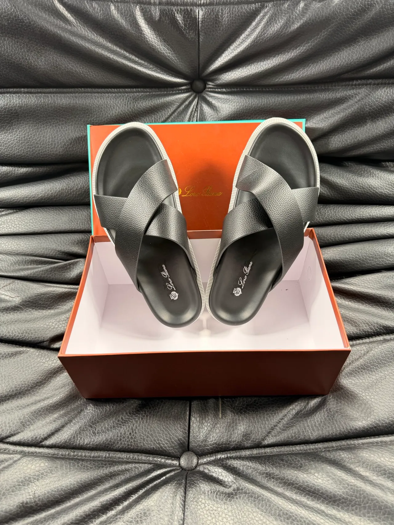 Crisscross Strap Flat Platform Slippers 3