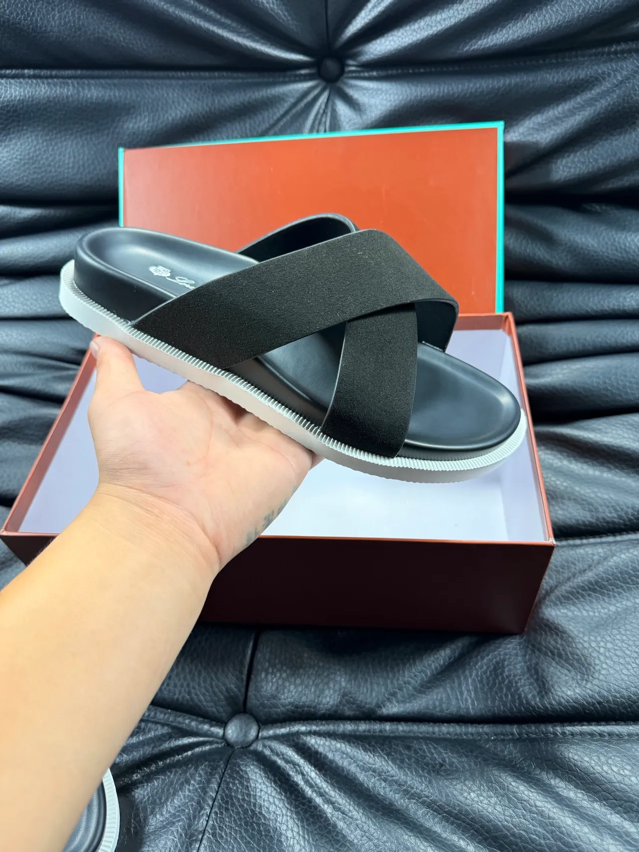 Crisscross Strap Flat Platform Slippers 20