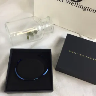 Daniel Wellington Pulseira Minimalista Aberta em Forma de C Azul e Preto