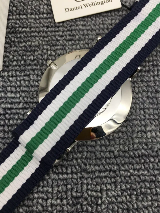 Daniel Wellington Montre Classique Blanc Marine Cadran Minimaliste Boîtier Acier Inoxydable Quartz 2