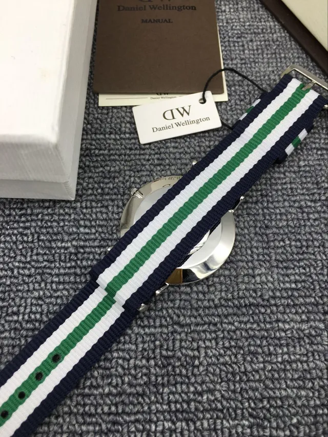 Daniel Wellington Montre Classique Blanc Marine Cadran Minimaliste Boîtier Acier Inoxydable Quartz 3