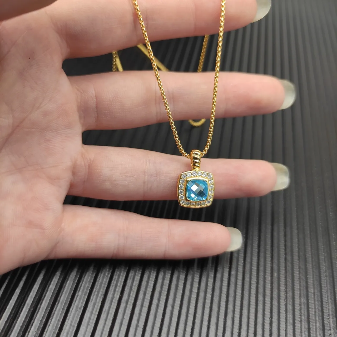 David Yurman Albion 蓝顶宝石和钻石光环吊坠项链 7