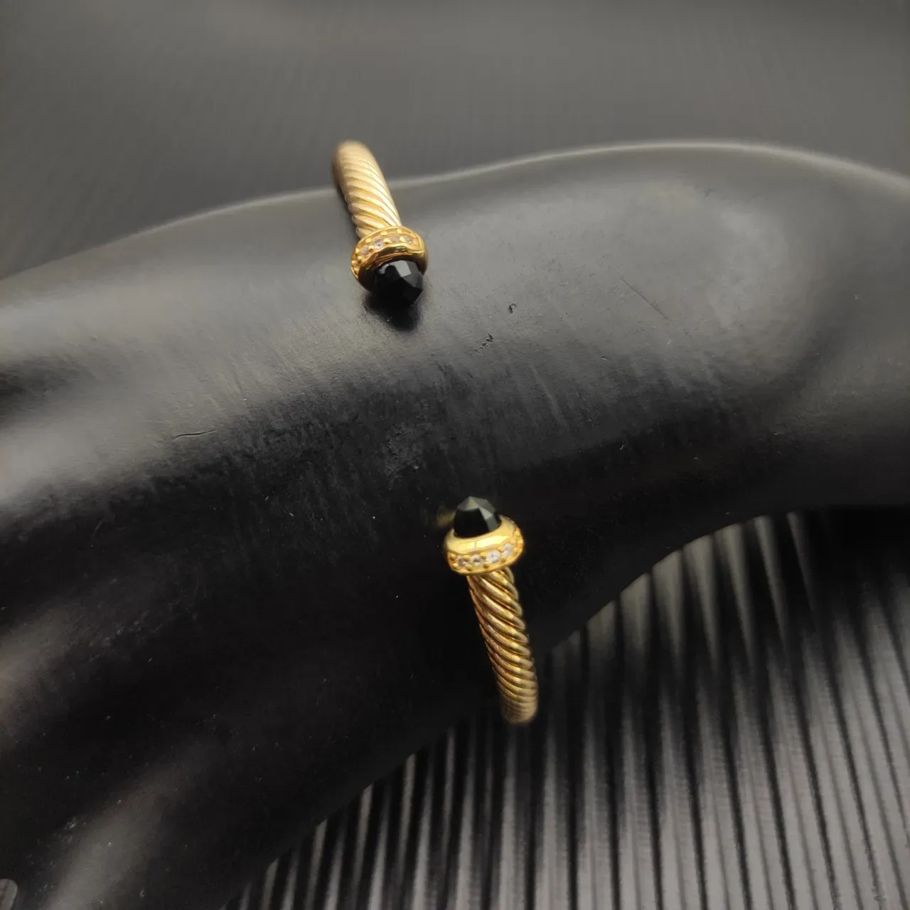 David Yurman Cable Classic Twisted Gold-Tone and Black Onyx Bracelet 6