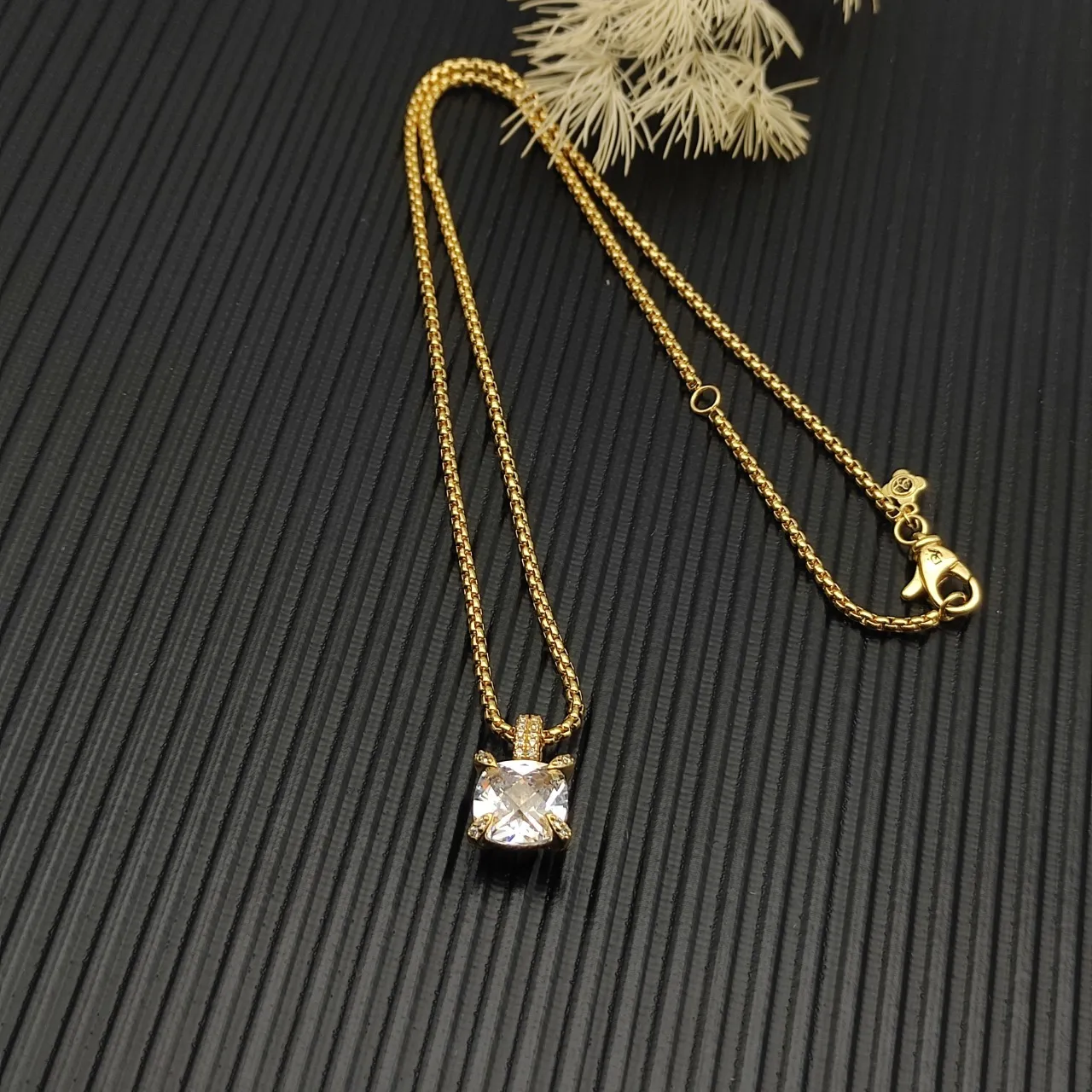 David Yurman Collier avec pendentif en pierre de taille cushion-cut en or 6