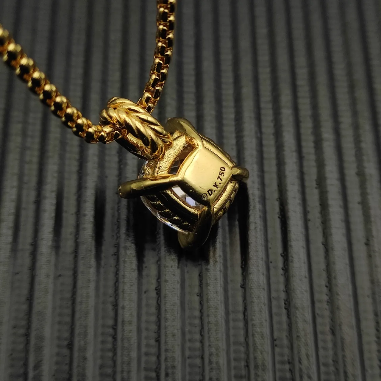 David Yurman Collier avec pendentif en pierre de taille cushion-cut en or 7