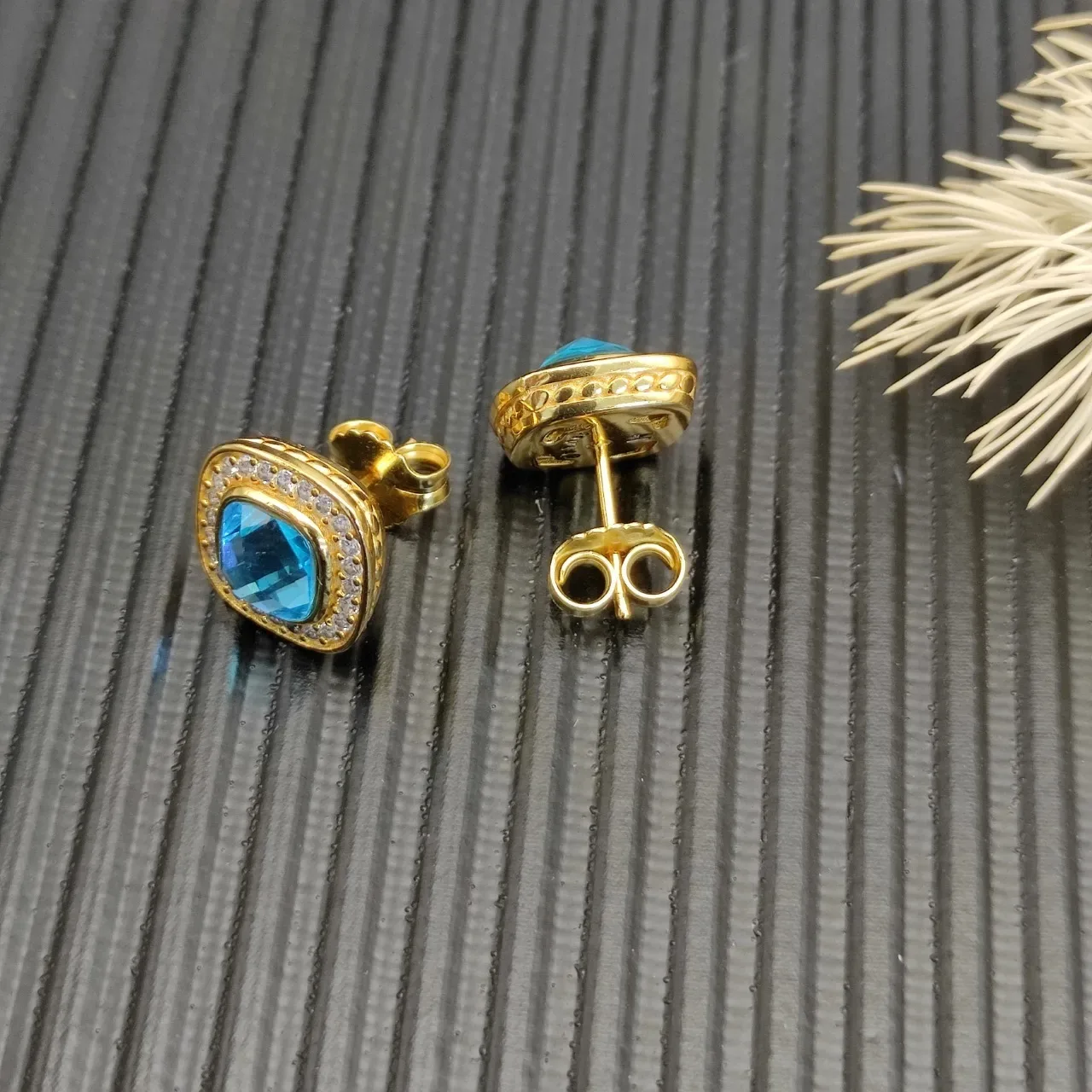 David Yurman Gold-Tone Cushion-Cut Blue Stone Pavé Halo Stud Earrings 5