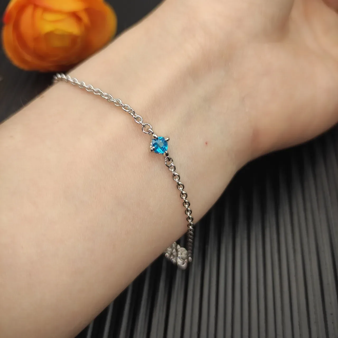 David Yurman Silver Blue Fine Chain Single Faceted Gemstone Bracelet 9
