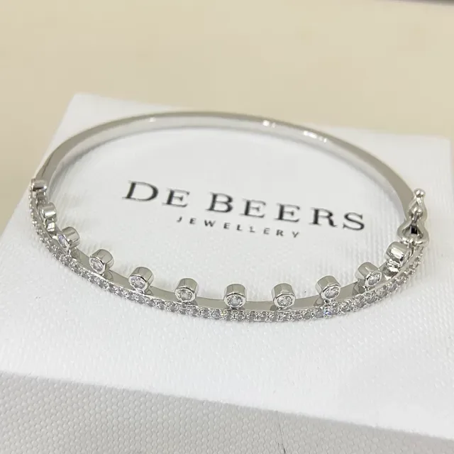 DE BEERS Gold-Tone Pavé and Bezel-Set Stone Hinged Bangle Bracelet 3