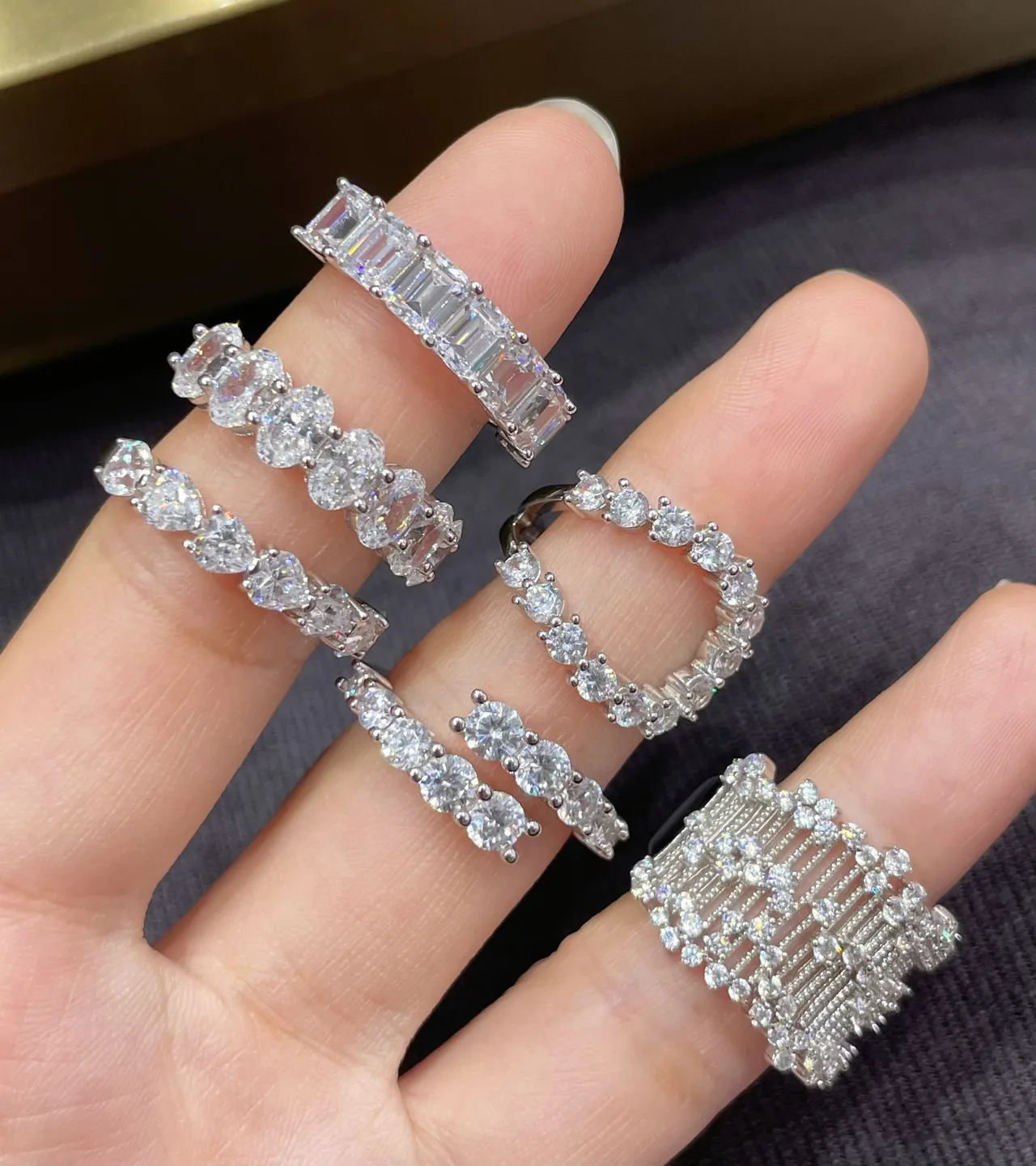 Double-Row Prong-Set Round Brilliant Diamond Ring 5