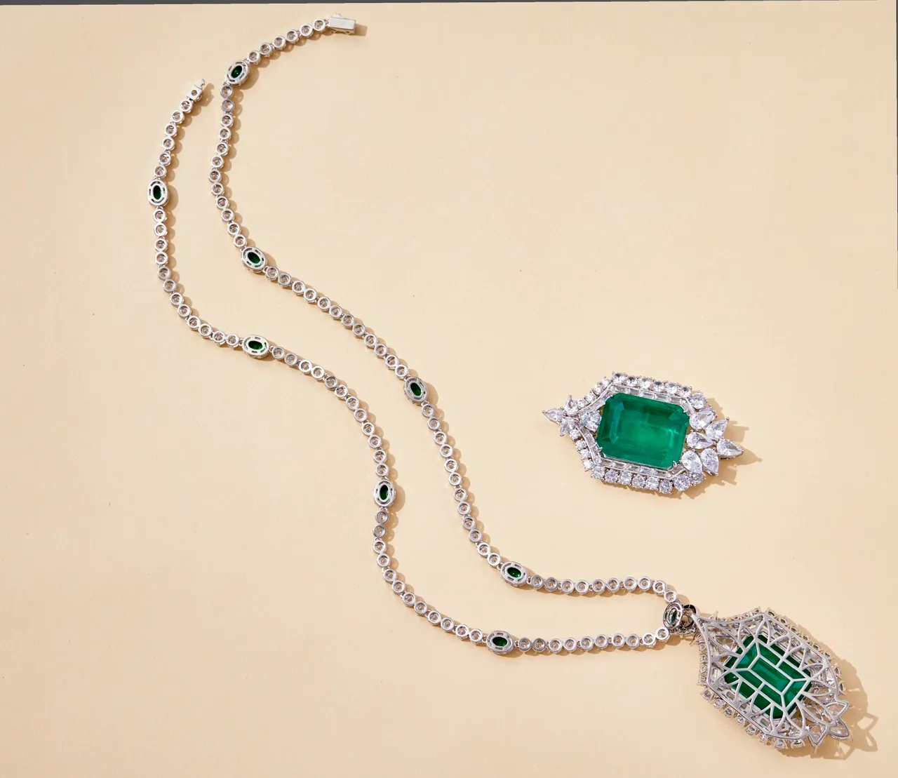 Emerald and Diamond Detachable Double-Pendant Necklace 5