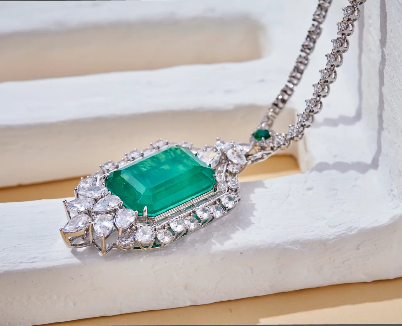 Emerald and Diamond Detachable Double-Pendant Necklace 6