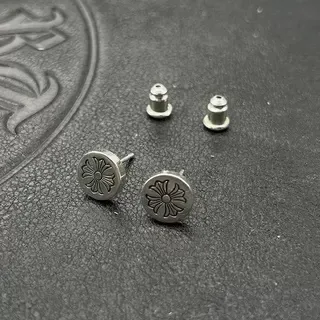 Floral-Engraved Circular Stud Earrings 7