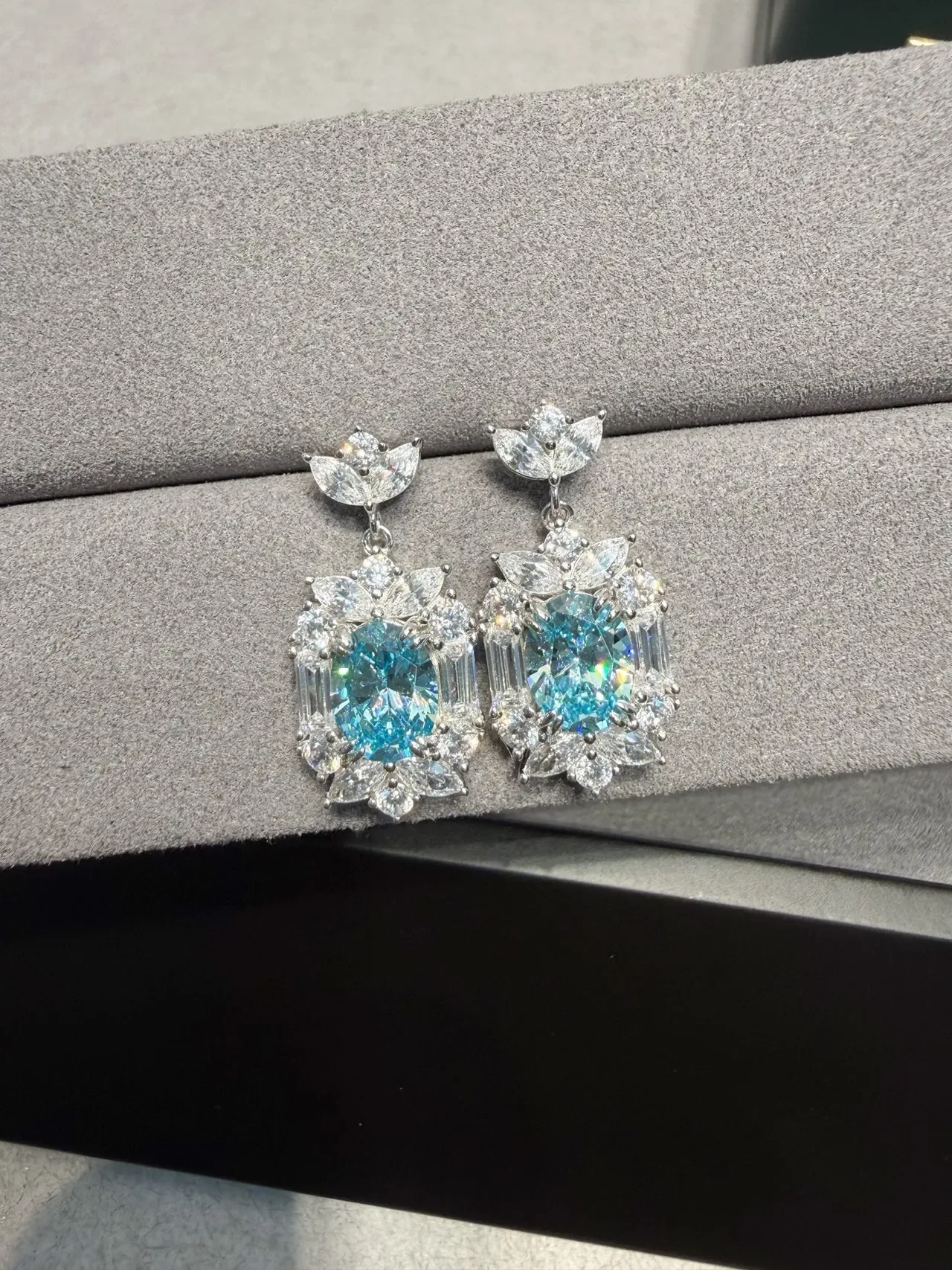 Floral Motif Blue and Clear Stone Cluster Drop Earrings 5