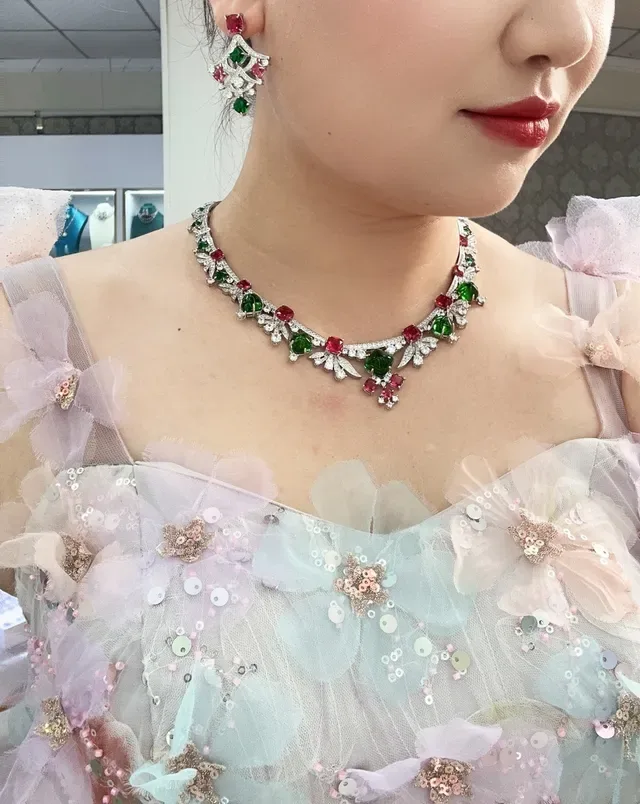 Floral Motif Emerald Ruby Diamond Collar Necklace 6