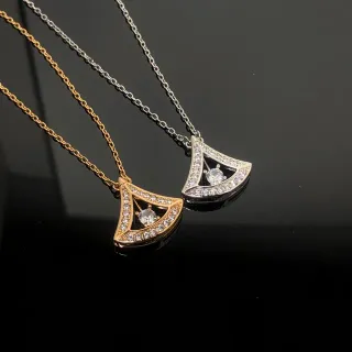 Colliers pendentifs en or et argent en forme d'éventail avec cristaux Pavé
