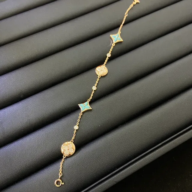 Gold Blue Chain Quatrefoil Floral Pendants Necklace 3
