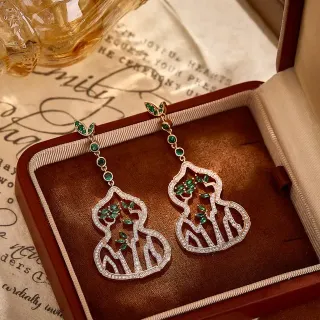 Gold Green Gourd-Shaped Openwork Leaf-Motif Top Earrings