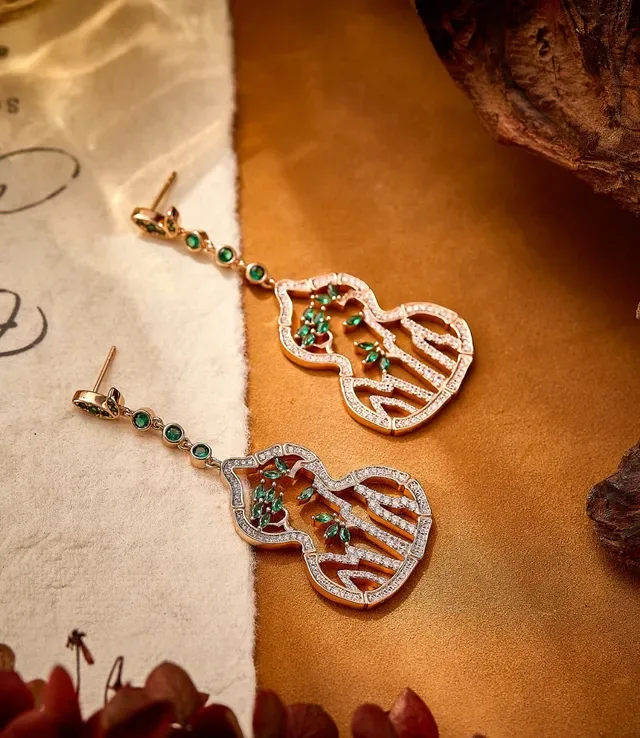 Gold Green Gourd-Shaped Openwork Leaf-Motif Top Earrings 3