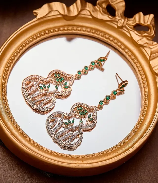Gold Green Gourd-Shaped Openwork Leaf-Motif Top Earrings 5