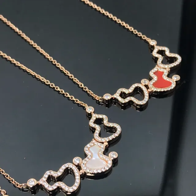 Gold Multicolor Chain Pavé-Set Heart Motifs Necklace 3